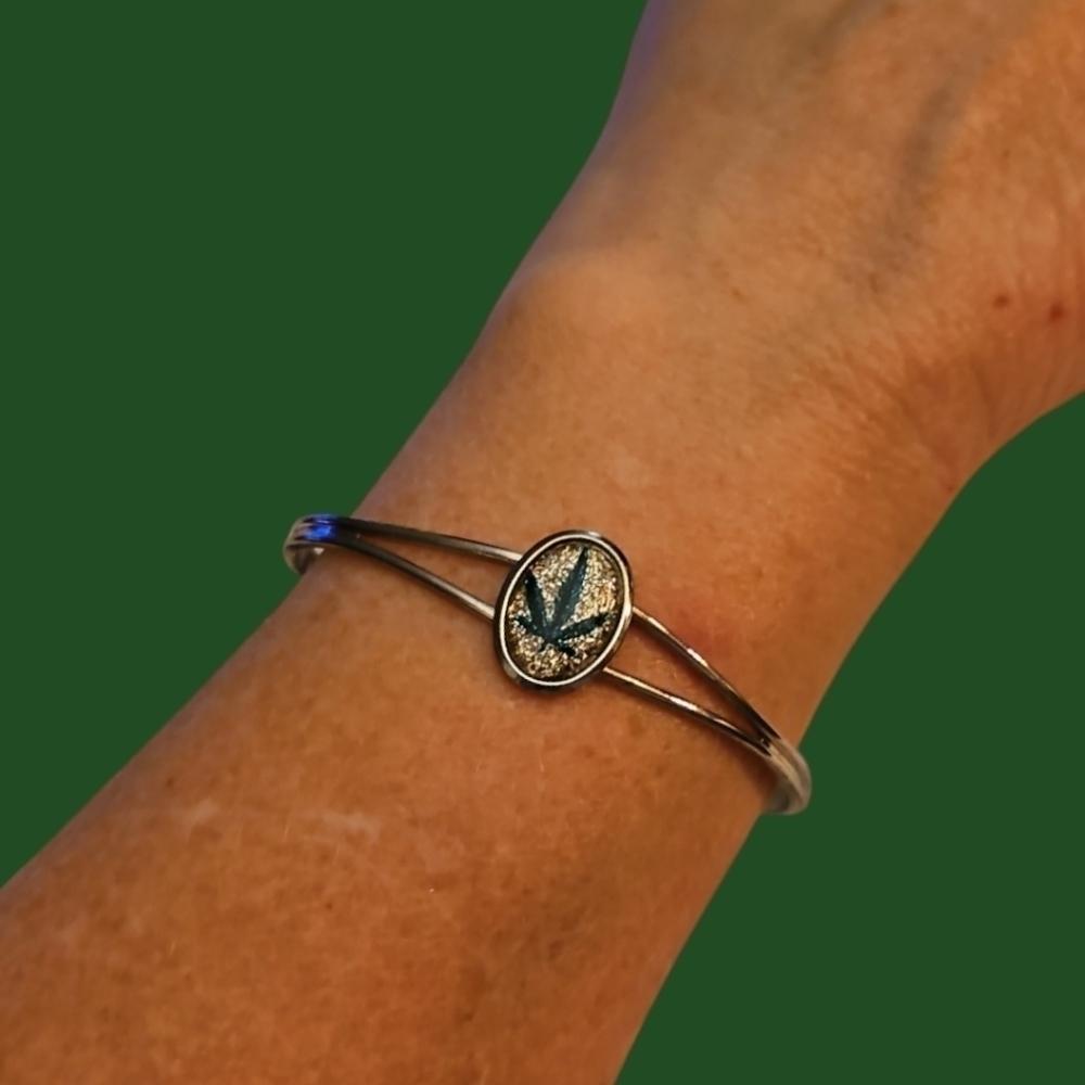 Dainty Stainless Steel Glitter Pot Leaf Cuff Bracelet